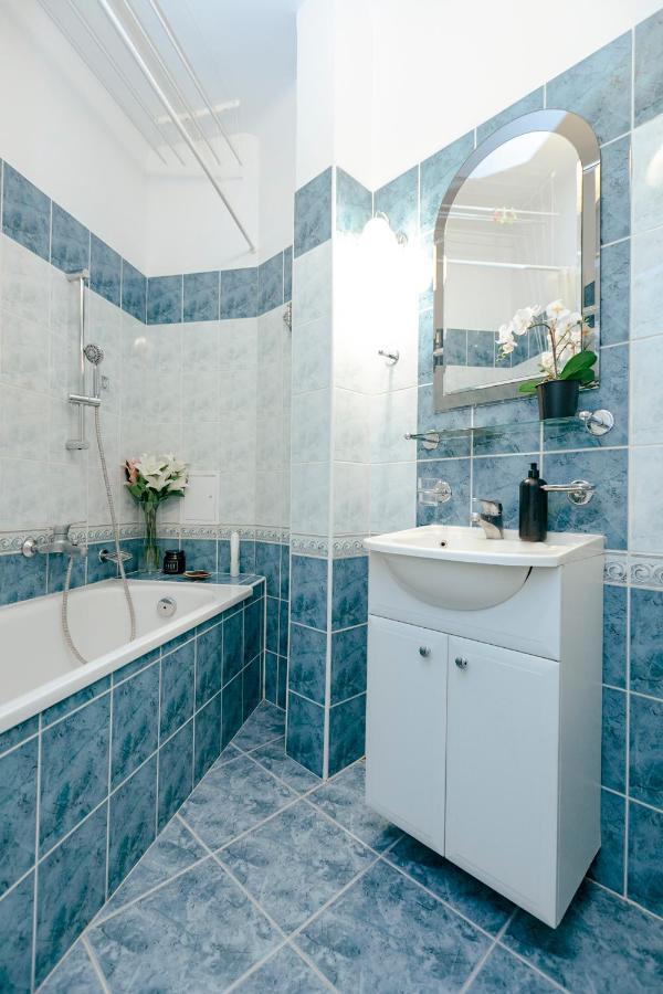 Wilcza 3 Blue - 260 Metrow Od Ambasady Usa - Better Rental Варшава Экстерьер фото